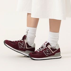 New Balance 574 Core in Burgundy